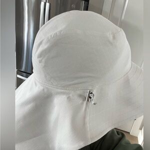 Lululemon Bone All-sport Wide Brim Hat with sun 40+ extension.  Small/Medium